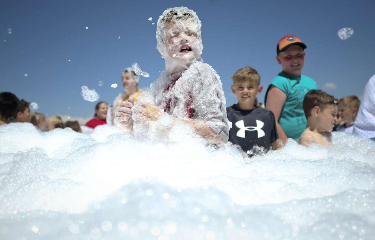Festival Flashback Residents of Saratoga Springs make a big Splash